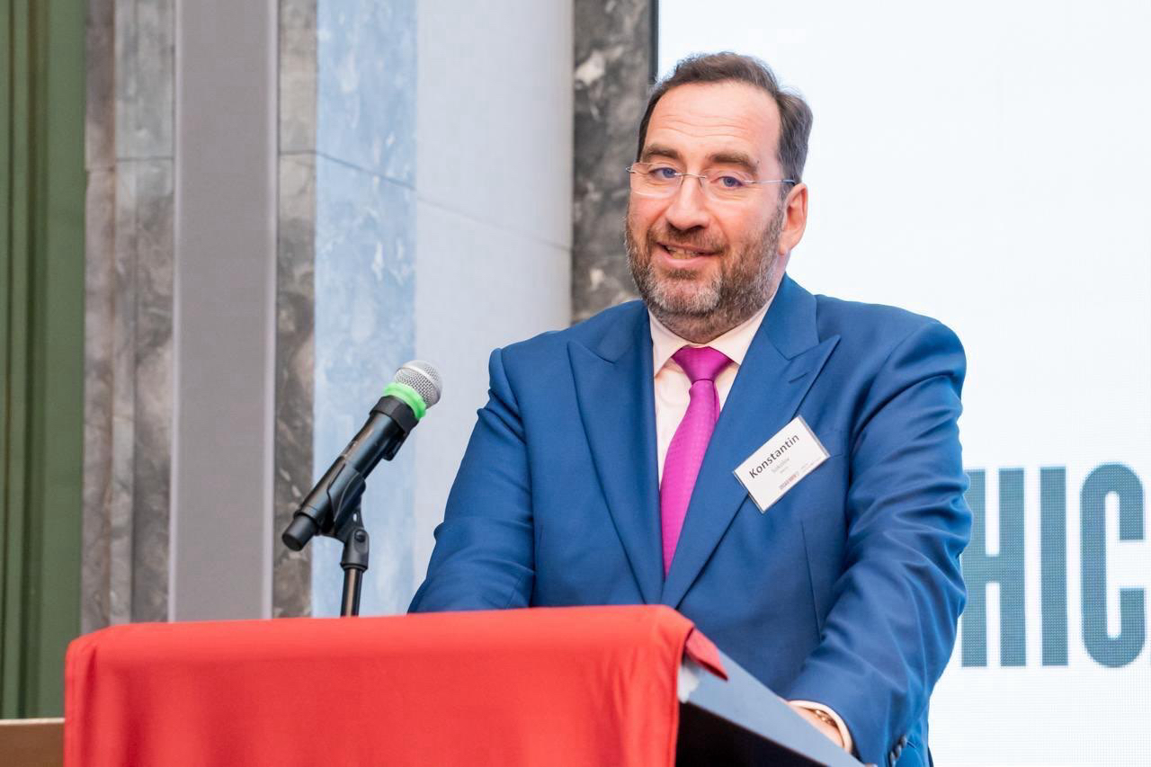 Konstantin Sokolov  - Chicago Booth